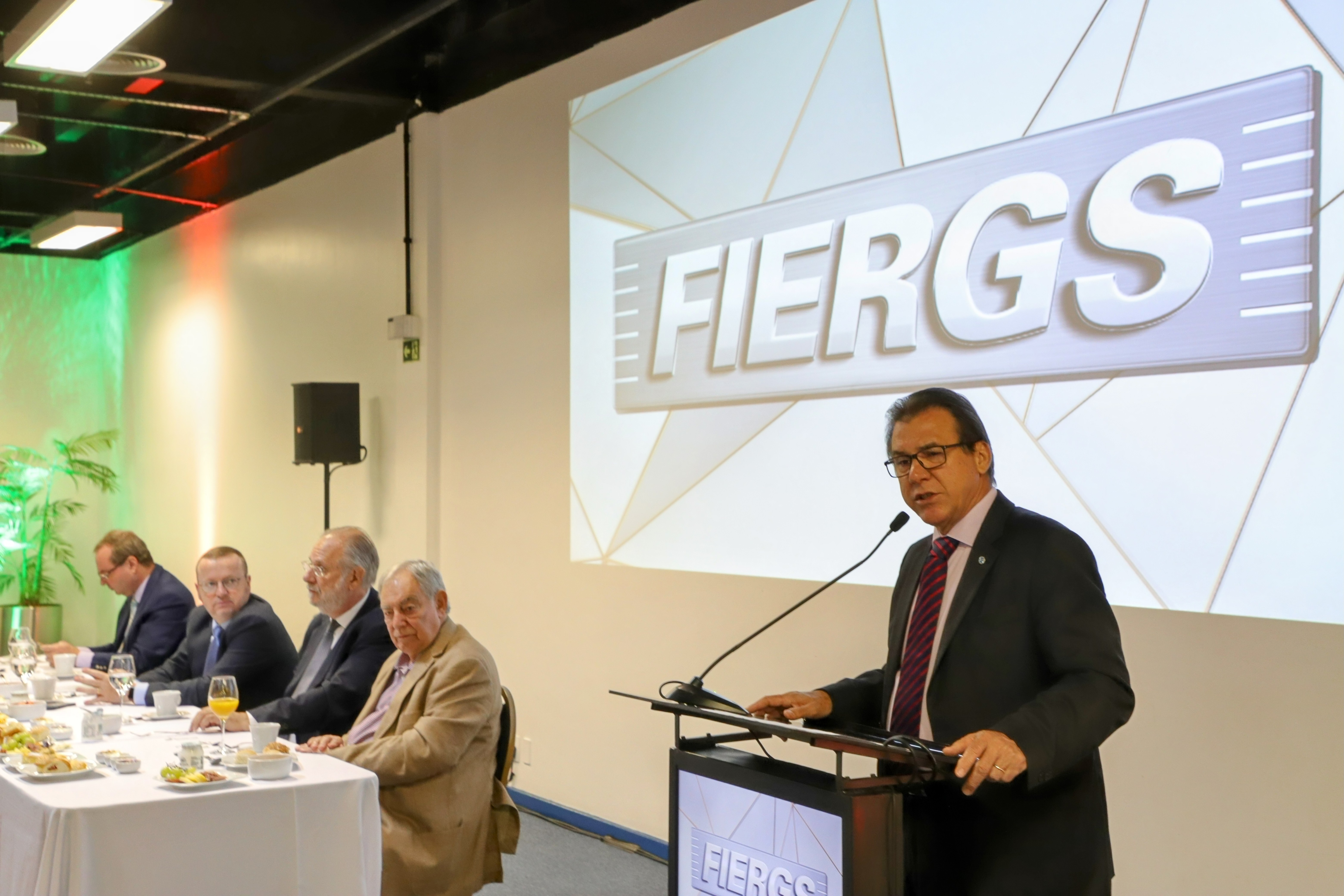 FIERGS recebe o IV Encontro Nacional de Jovens Industriais 