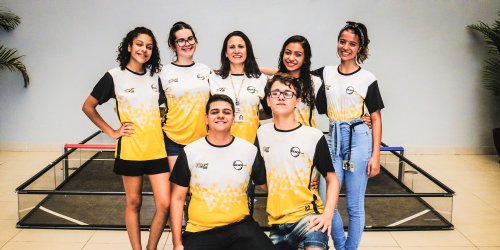 Alunos da Escola Sesi de Gravataí criam aplicativo que facilita a autonomia de deficientes visuais Alunos da Escola Sesi de Gravataí criam aplicativo que facilita a autonomia de deficientes visuais