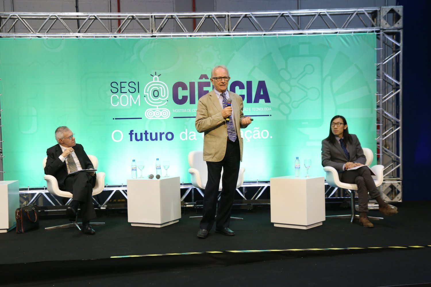Sesi com@Ciência - Educação comparada